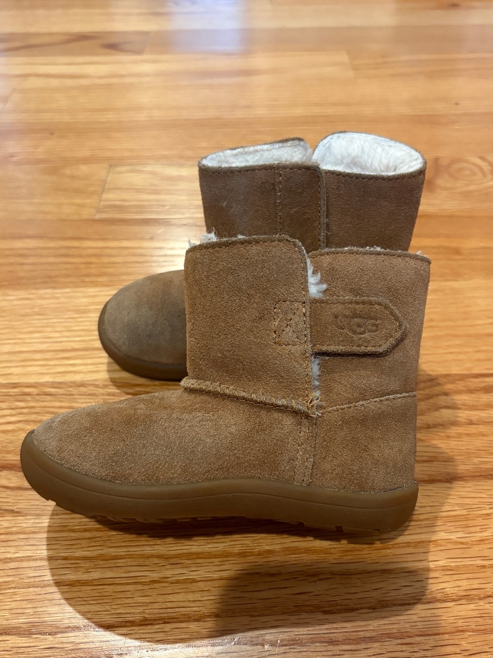 UGG Kids Chestnut Suede Cozy Boots